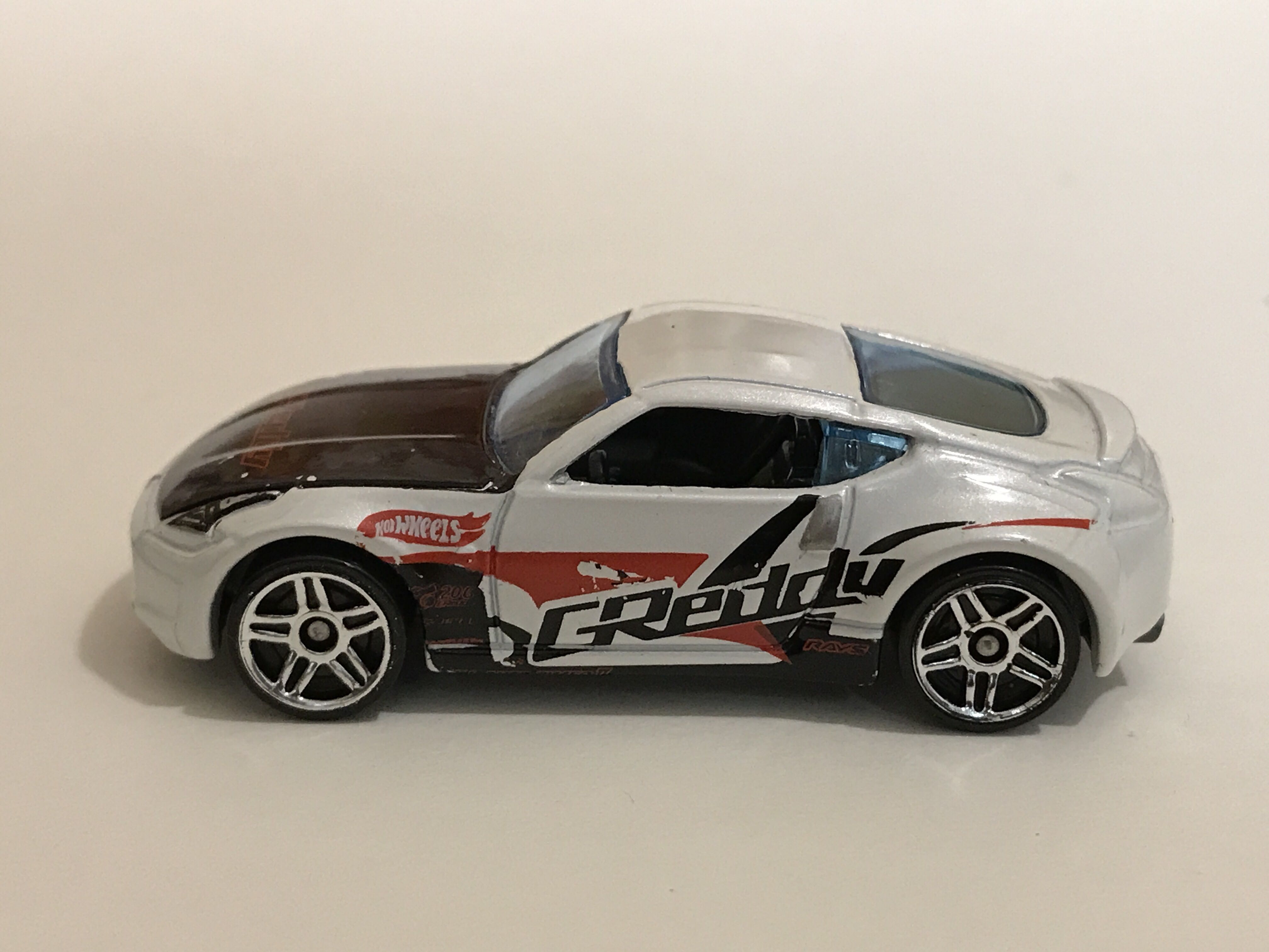 9/10 Nissan 370Z - 2014 - HW Workshop - Performance toy car collectible - Main Image 3