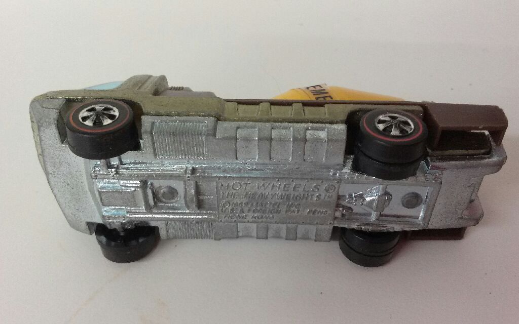 heavy weight cement mixer  toy car collectible - Main Image 2