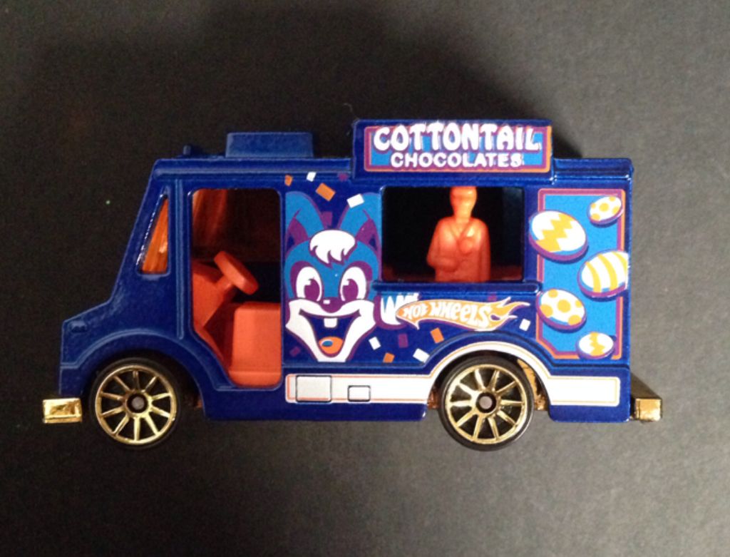 Hot Wheels Ice Cream Truck Cottontail Blue - Easter Speedster 5-pack toy car collectible - Main Image 2