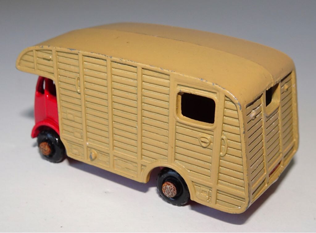 ERF Marshall Horse Box 35A-7 - 1-75 Matchbox toy car collectible - Main Image 2
