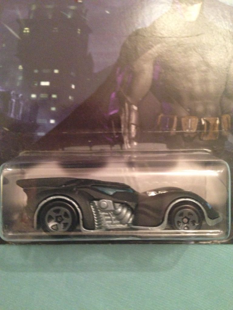 Hot Wheels - 75 YEARS OF BATMAN toy car collectible - Main Image 2