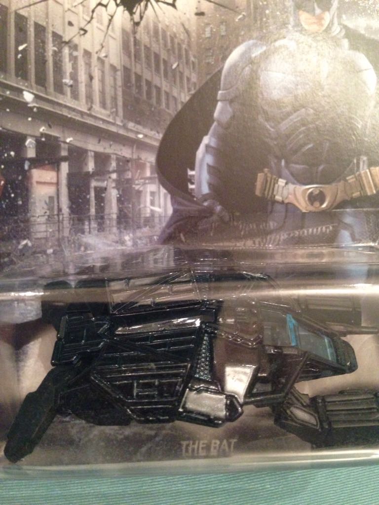 Hot Wheels - 75 YEARS OF BATMAN toy car collectible - Main Image 2