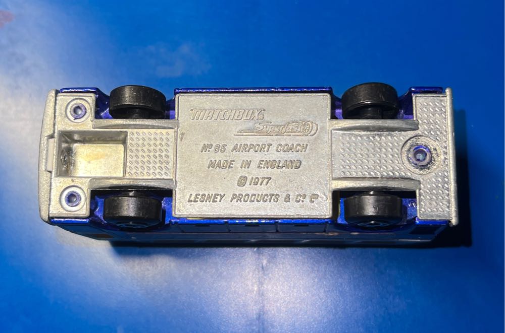 Airport Coach - Matchbox - Superfast toy car collectible - Main Image 4