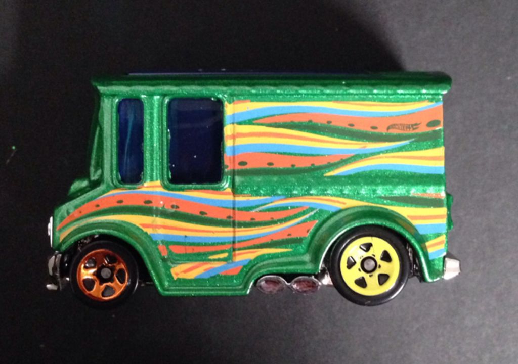 Hot Wheels Bread Box Green - 2015 Hw City toy car collectible - Main Image 2
