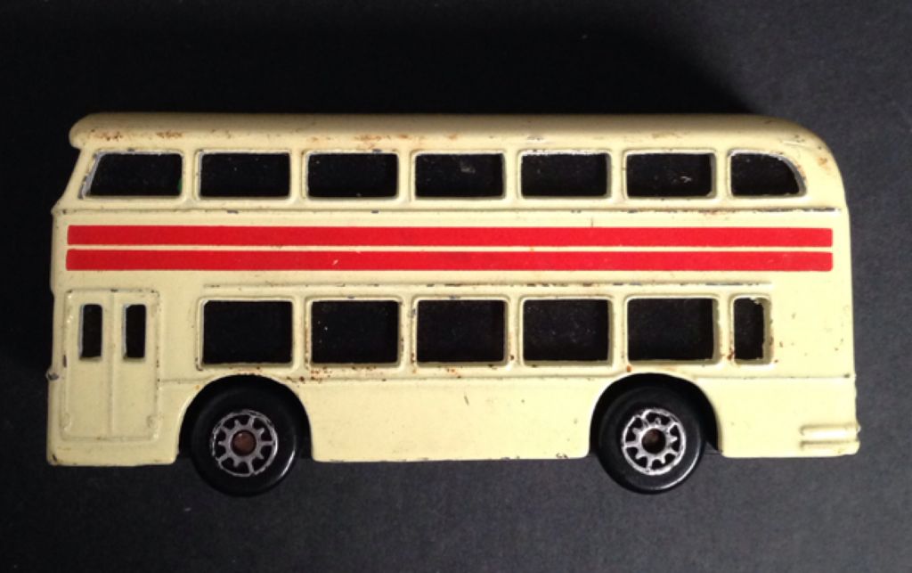 Maisto Double Decker Bus  toy car collectible - Main Image 2
