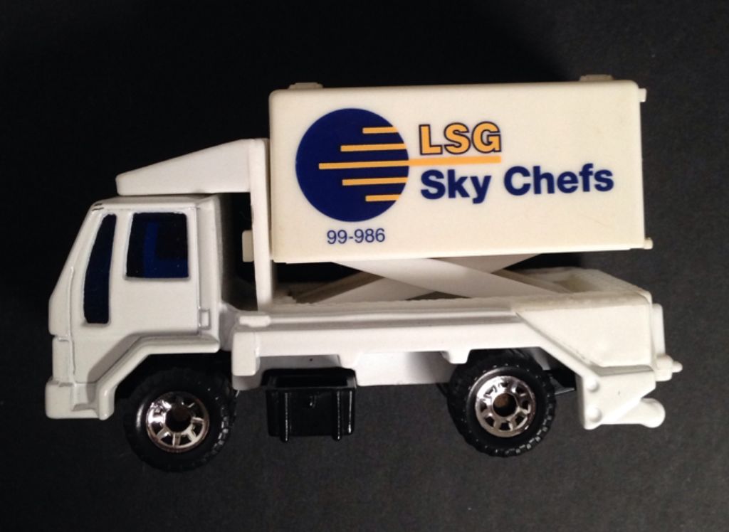 Matchbox Scissors Truck LSG Sky Chefs  toy car collectible - Main Image 2
