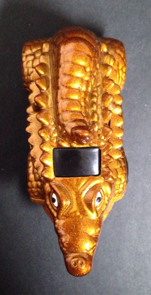 Matchbox Tailgator Gold  toy car collectible - Main Image 2