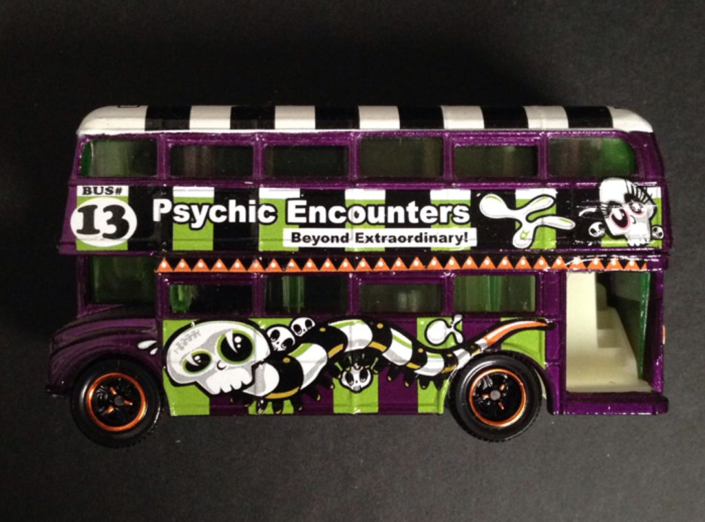 Hot Wheels Double Decker Psychic Encounters  toy car collectible - Main Image 2