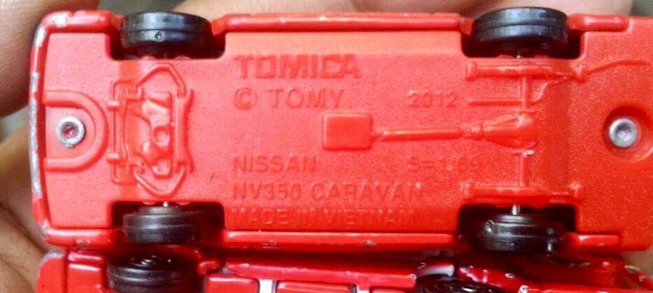 27.1 Nissan NV350 Caravan Fire Chief Car - VIETNAM - Takara Tomy Regular toy car collectible - Main Image 2