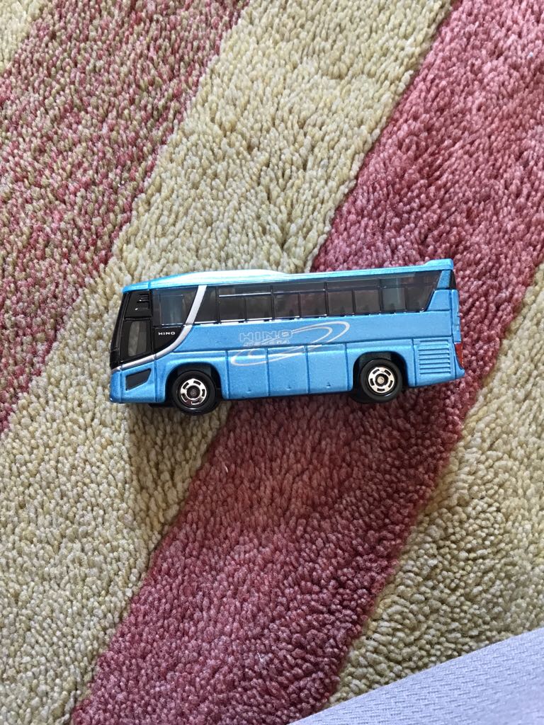 Hino S’elega - Tomica toy car collectible - Main Image 2