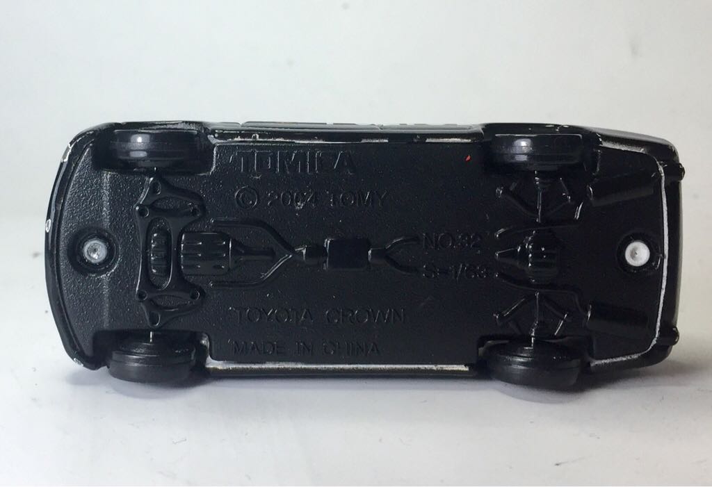 Toyota Crown Patrol Car - Takara Tomy Regular toy car collectible - Main Image 2