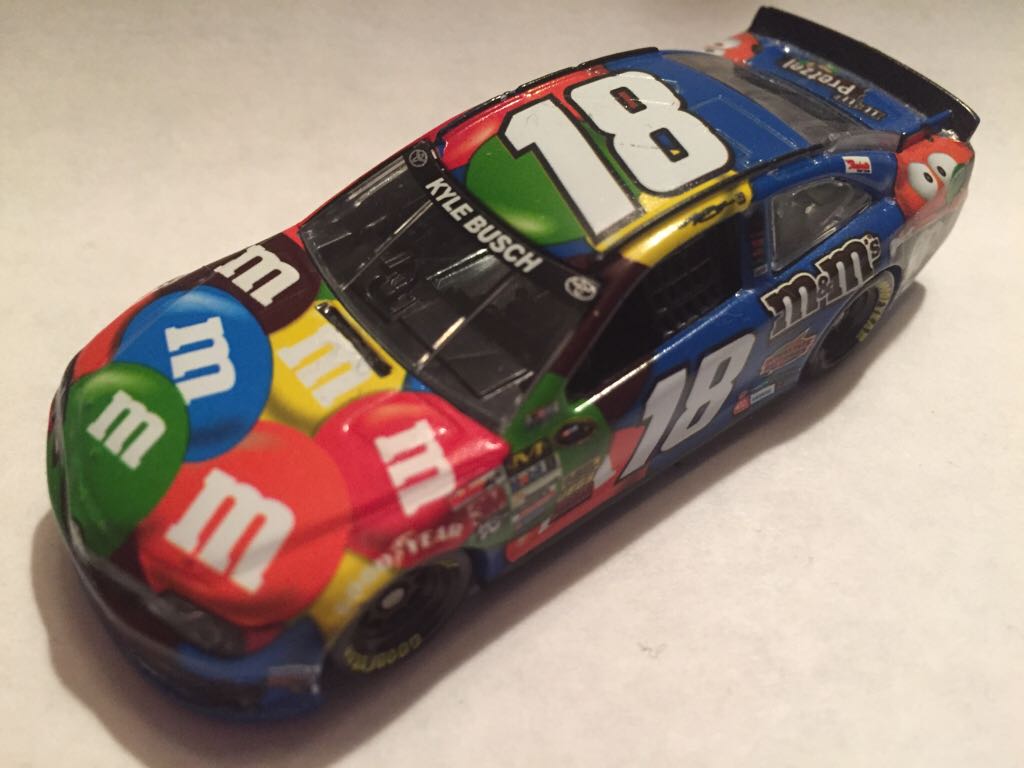 Kyle Busch #18 - NASCAR Sprint Cup Series toy car collectible - Main Image 1