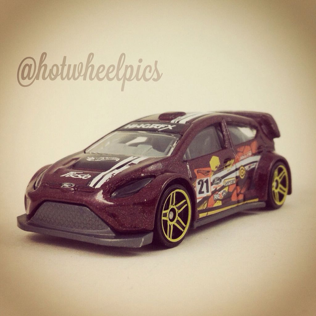 ’12 Ford Fiesta - HW OFF- Raod 2015 Road Rally toy car collectible - Main Image 2