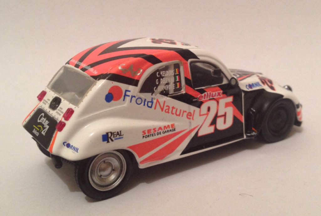 Citroën 2CV Racing Cup - IXO toy car collectible - Main Image 2