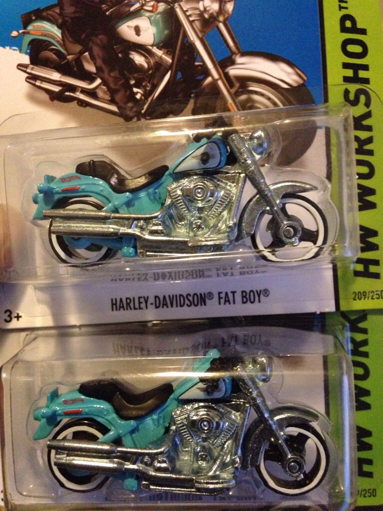 Harley Davidson Fatboy - HW WORKSHOP toy car collectible - Main Image 2