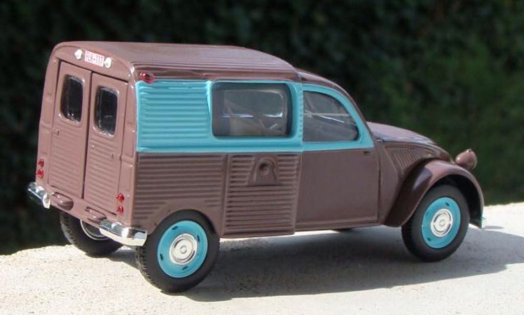 Hot Wheels Arachnorod Forest Green