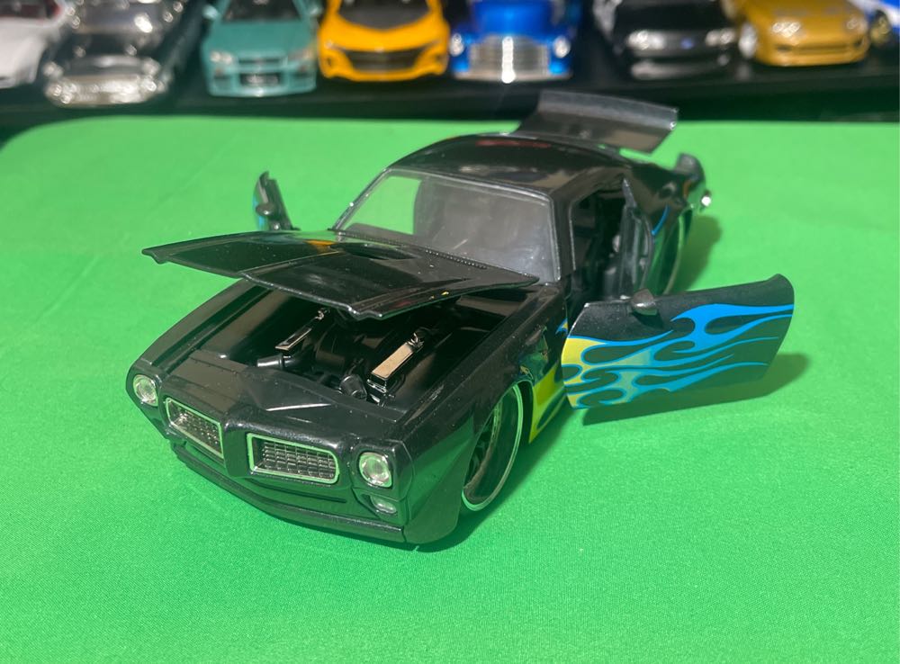 1972 PONTIAC FIREBIRD - Bigtime Muscle toy car collectible - Main Image 2
