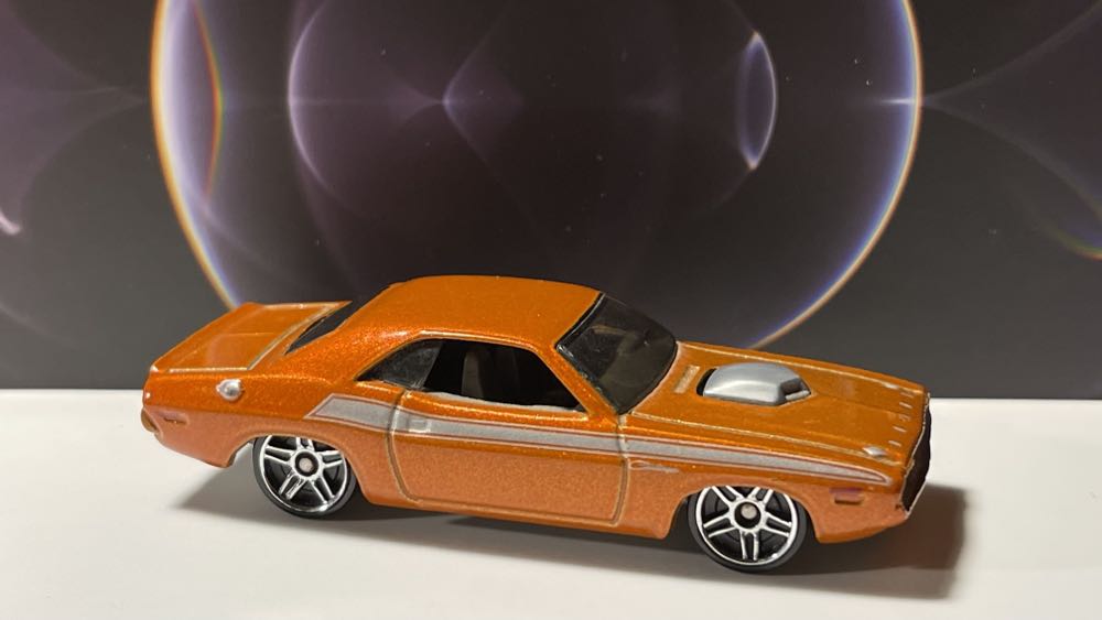 1970 Dodge Challenger Hemi - Web Trading Cars toy car collectible - Main Image 2