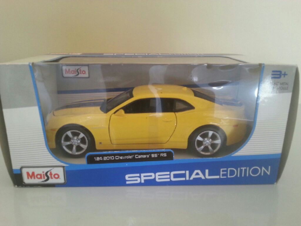 2010 Chevrolet Camaro SS RS - Special Edition toy car collectible - Main Image 1