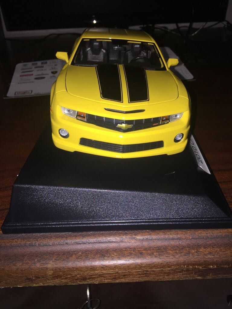 2010 Chevrolet Camaro SS RS - Special Edition toy car collectible - Main Image 2