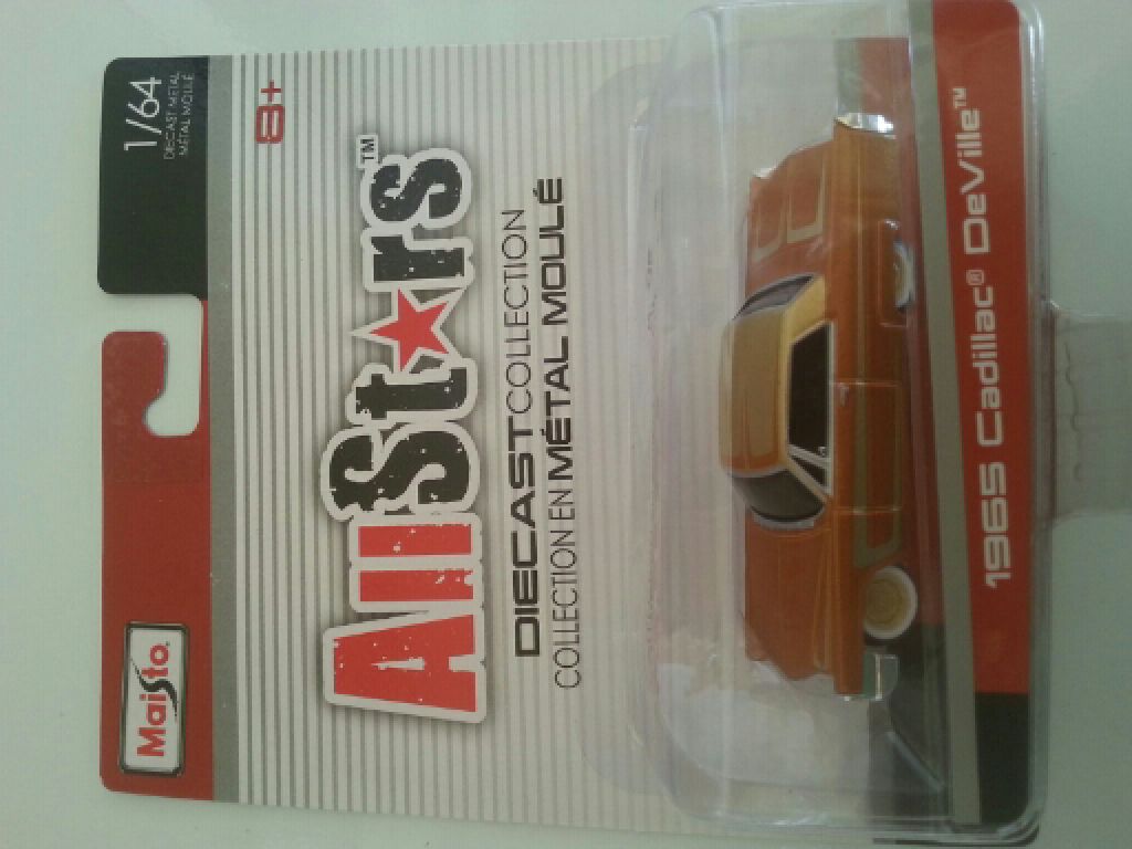 Cadillac 1965 DeVille - Maisto H-D Custom toy car collectible - Main Image 1