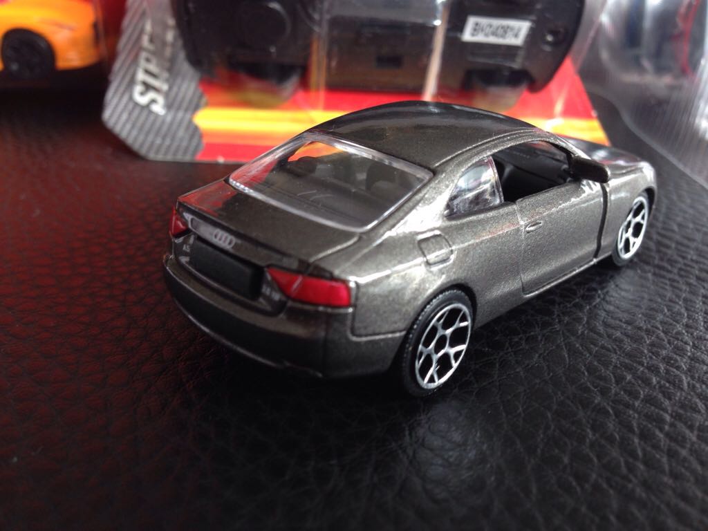 Audi A5 Coupé - Majorette toy car collectible - Main Image 2