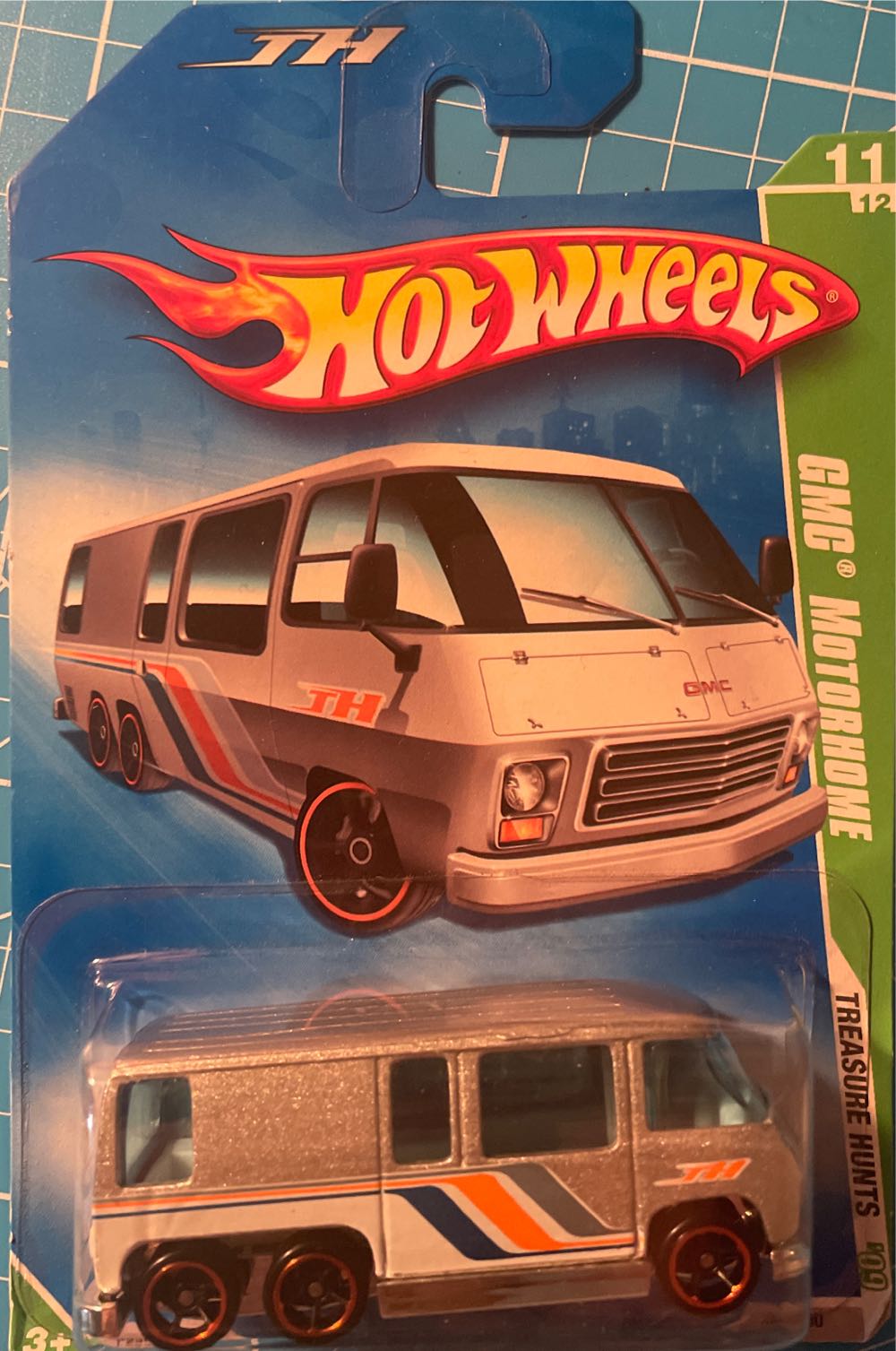 GMC Motorhome - Treasure Hunts toy car collectible - Main Image 2