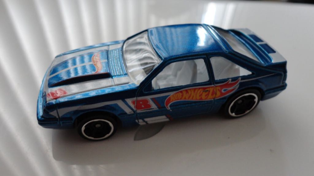 Ford Mustang 1992 - HW Racing toy car collectible - Main Image 2