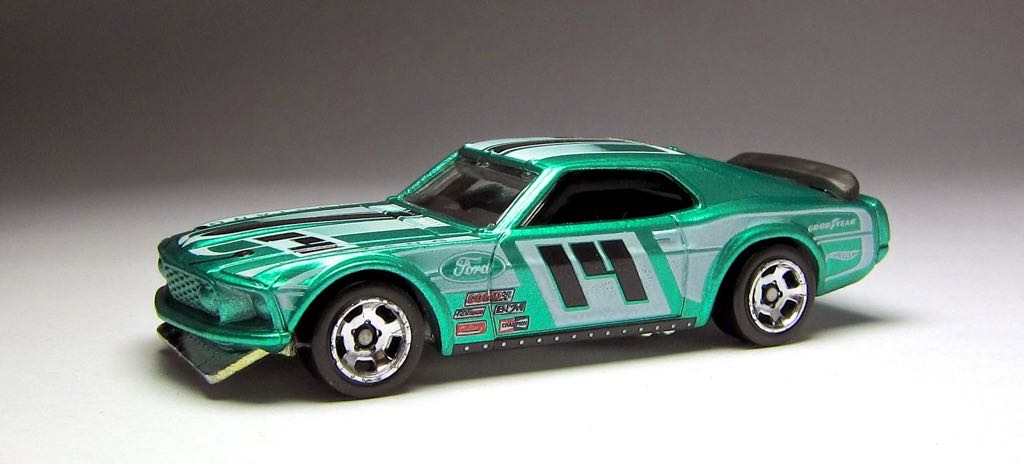 Ford Mustang Boss 302 1969 - HW Cool Classics toy car collectible - Main Image 2