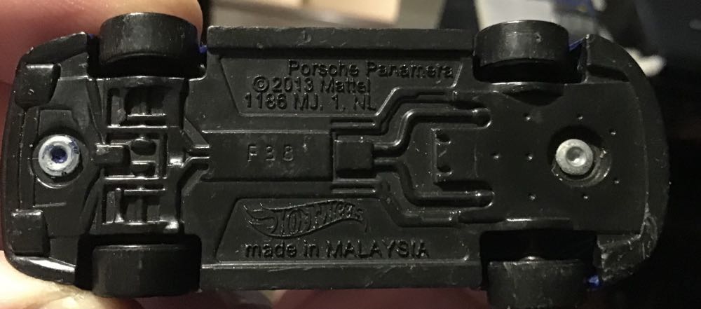 Porsche Panamera - Blue  toy car collectible - Main Image 4