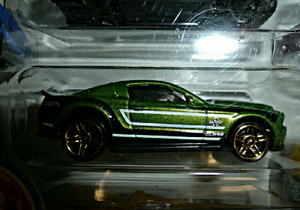 10 ford shelby gt500 super snake  toy car collectible - Main Image 1