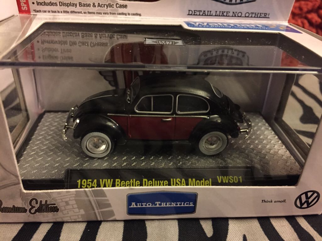 1954 VW Beetle Delux USA Model - Auto-thentics toy car collectible - Main Image 1