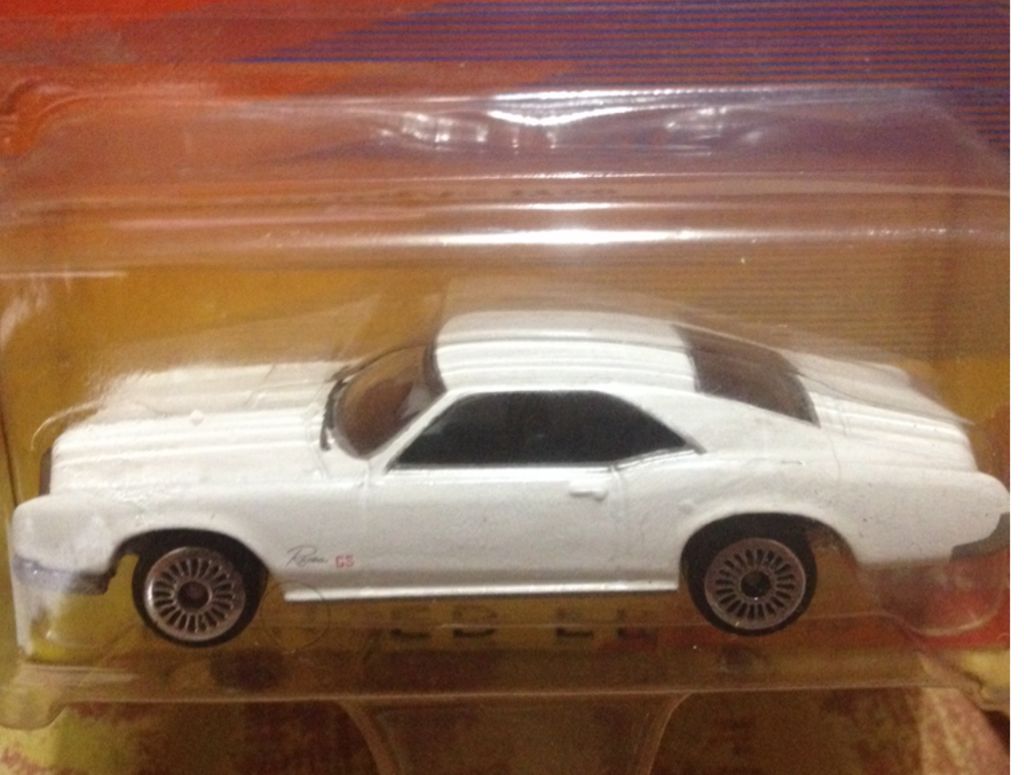 Buick Riviera ’66 - 2000 First Editions toy car collectible - Main Image 1