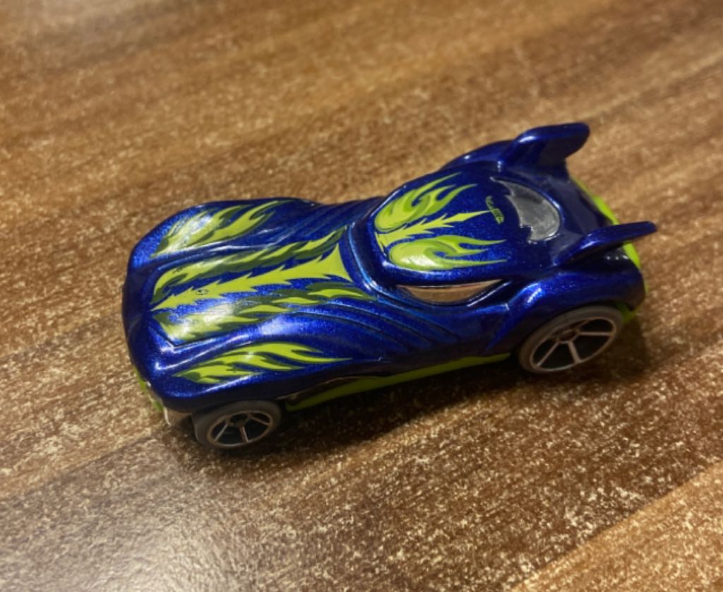 Howlin’ Heat - Medieval Rides toy car collectible - Main Image 2