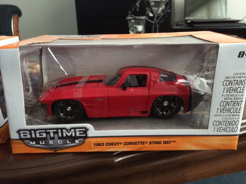 Bigtime Muscle 1963 Chevy Corvette Sting Ray - Bigtime Muscle toy car collectible - Main Image 1