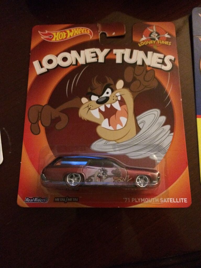 ’71 Plymouth Satellite - 2013 Loney Toons-Pop Culture toy car collectible - Main Image 1