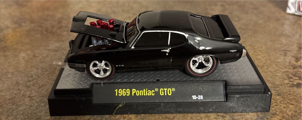 1969 Pontiac Gto - Ground Pounders toy car collectible - Main Image 2