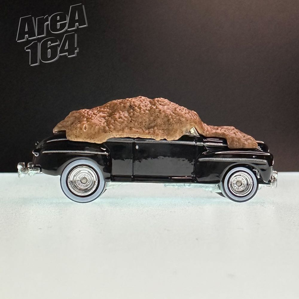 Ford Super De Luxe - Hot Wheels toy car collectible - Main Image 3