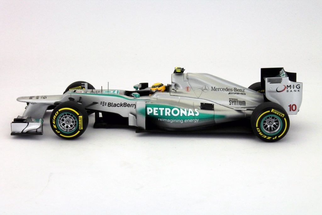 Mercedes AMG W04 L. Hamilton  - Minichamps toy car collectible - Main Image 2