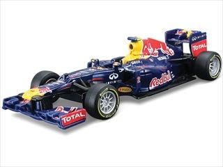 RedBull Renault RB8 S. Vettel - Minichamps toy car collectible - Main Image 2