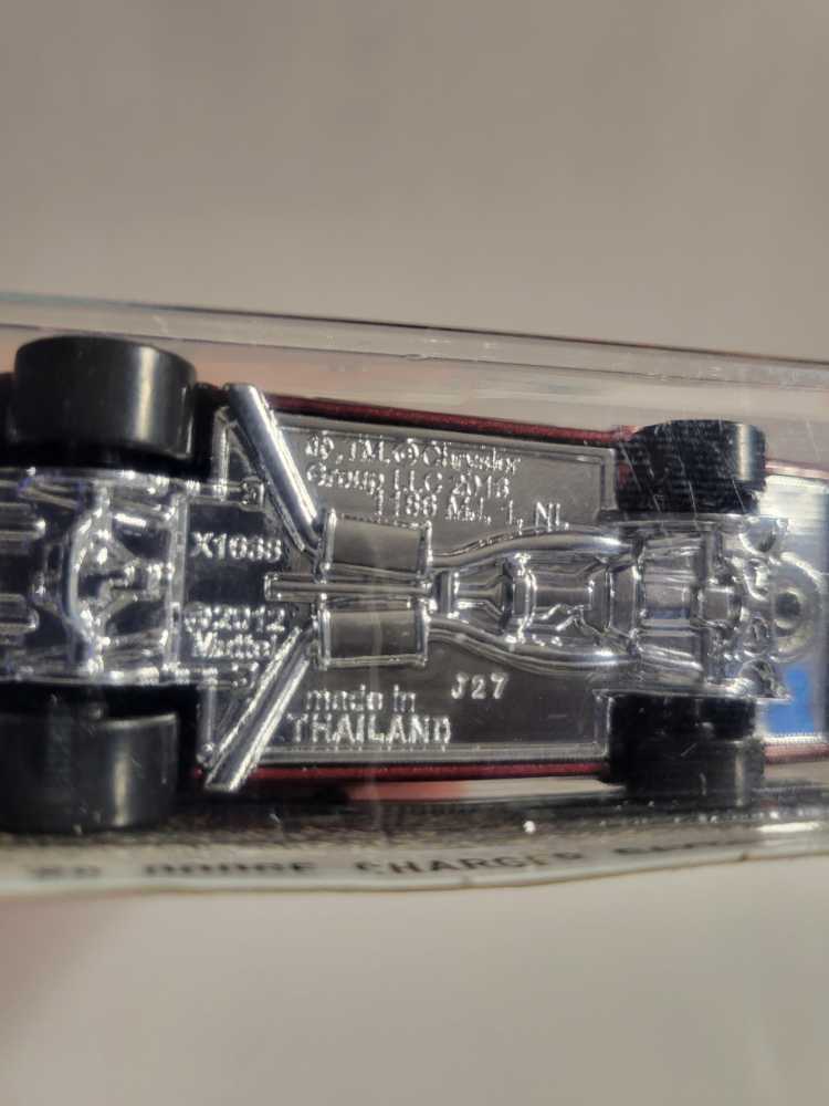 ’69 Dodge Charger Daytona - 2015 - Fast and Furious toy car collectible - Main Image 3