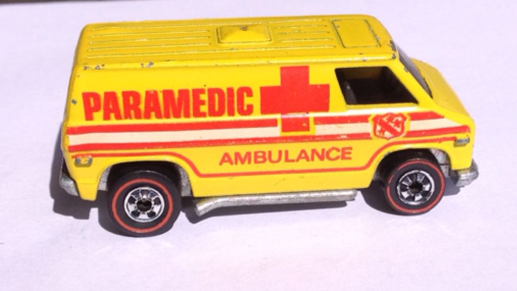 Paramedic - 1975 Flying Colors toy car collectible - Main Image 2