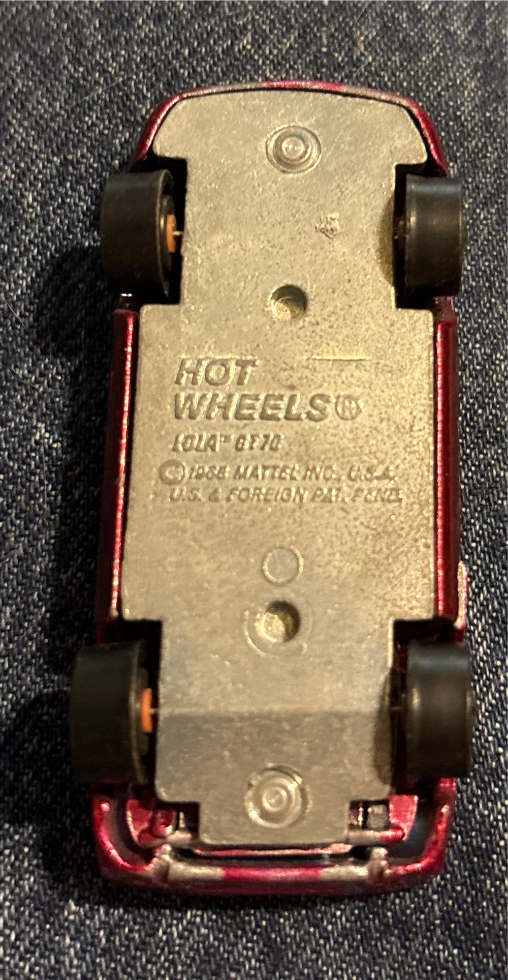 Lola GT 70 ( Red Line. Wall ) - Grand Prix Series toy car collectible - Main Image 3