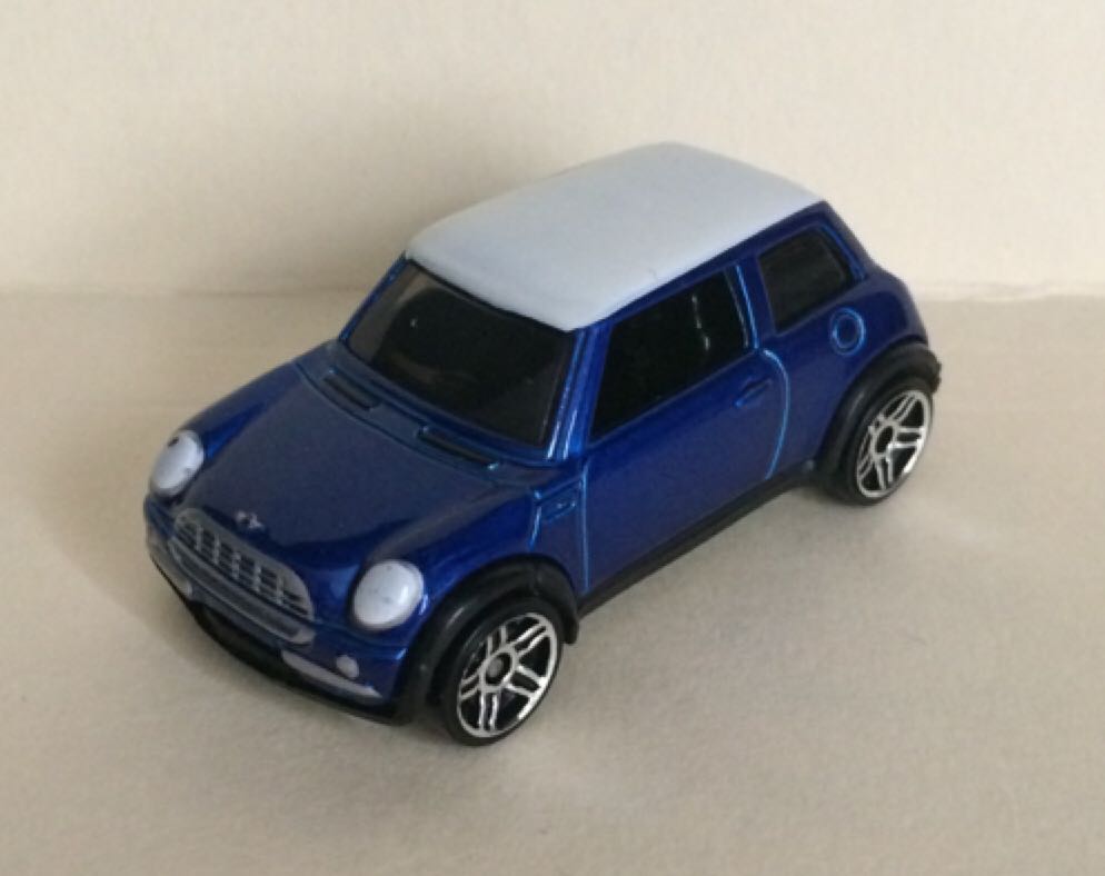 Morris Mini - HW Snow Stormers toy car collectible - Main Image 1