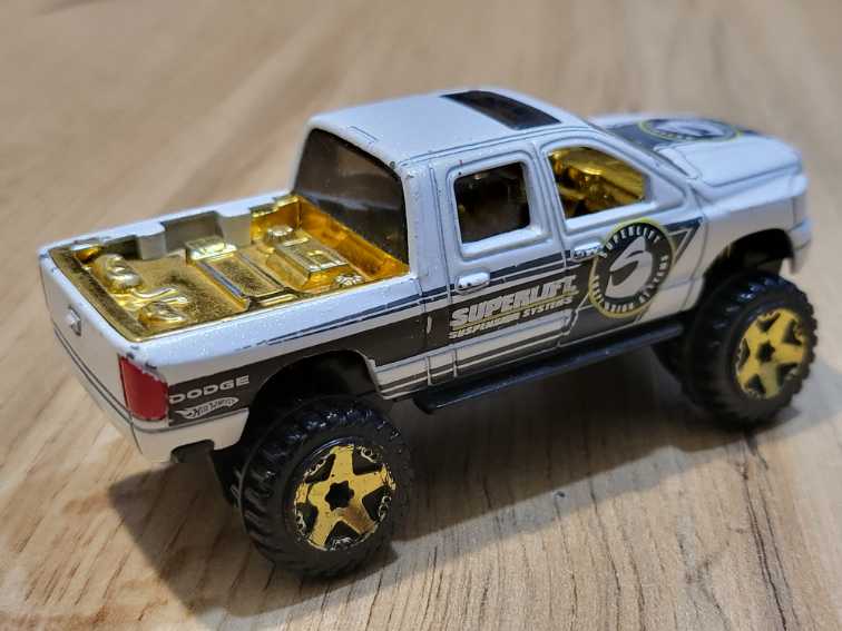 Dodge Ram 1500 - 2010 - HW Performance toy car collectible - Main Image 2