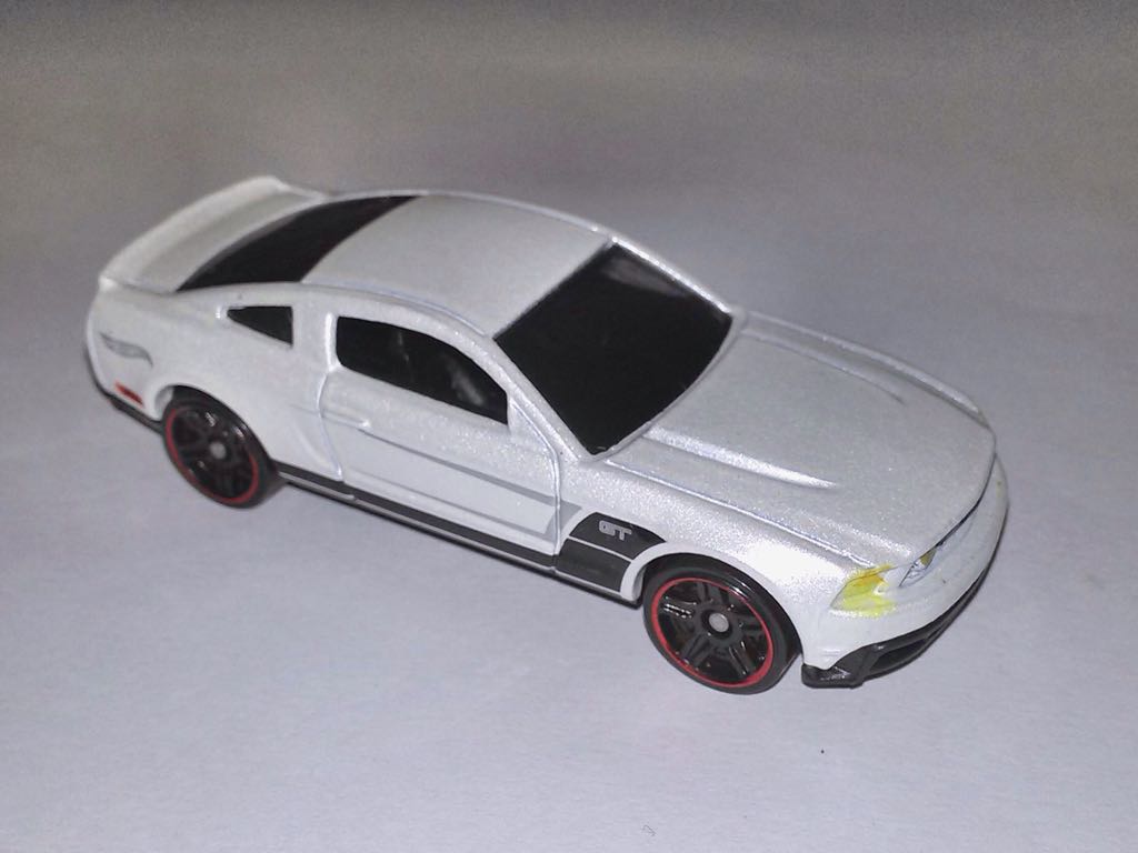 2010 Ford Mustang GT - Mustang 50th 5-Pack toy car collectible - Main Image 2