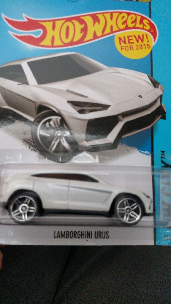 Lamborghini Urus - 2015 Hw City toy car collectible - Main Image 2