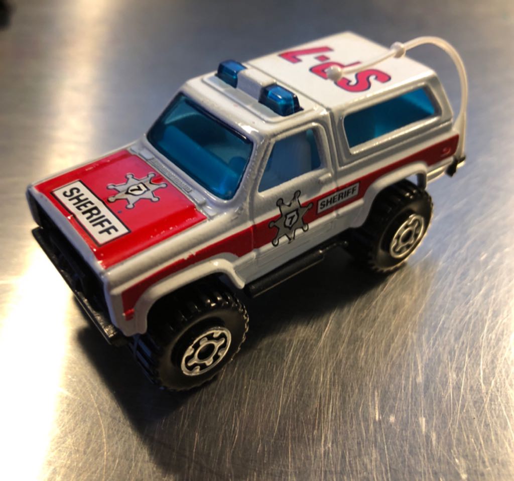 Chevy Blazer 4x4 - To The Rescue toy car collectible - Main Image 2