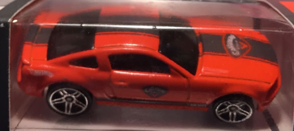 Ford Mustang GT 2005 - Callaway Golf toy car collectible - Main Image 2