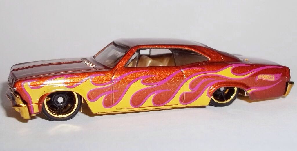 ’65 Chevy® Impala™ - HW WORKSHOP™ HEAT FLEAT™ toy car collectible - Main Image 2